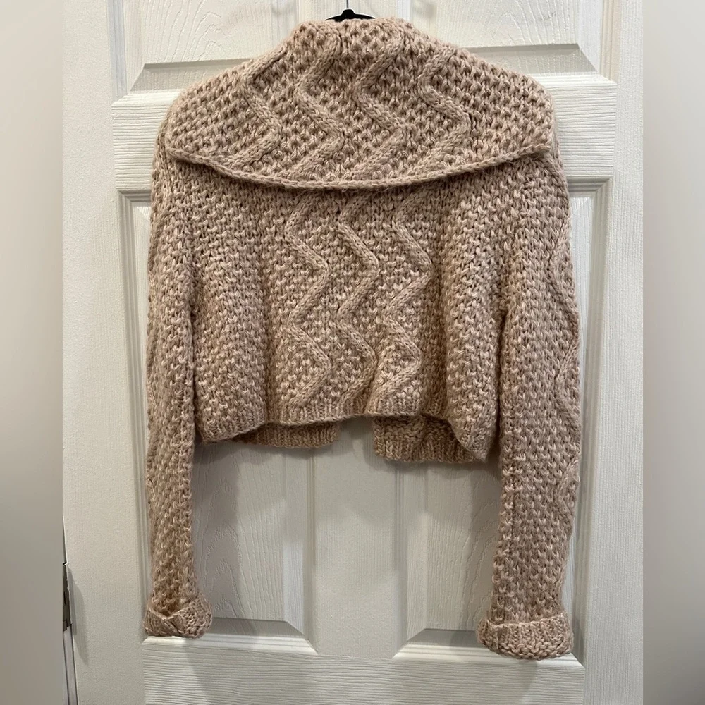 mimi maternity cropped chunky cardigan crochet barbiecore sweater size M pink - Picture 2 of 4